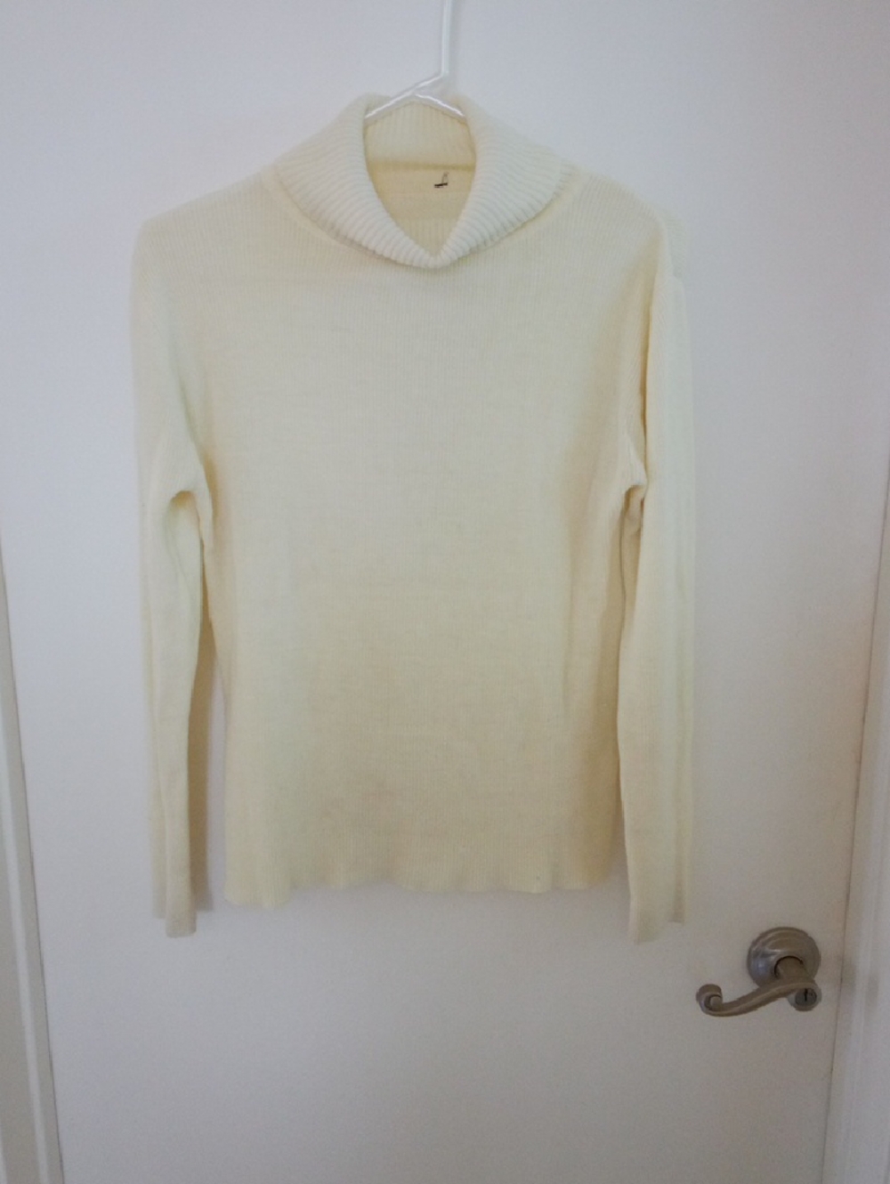 Unisex Cream Turtleneck Sweater - Lightweight Knit